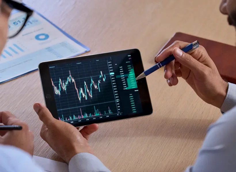SynThalora trading platform